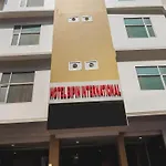 Super Capital O Seven Wonders Inn Near Sahara Ganj Mall