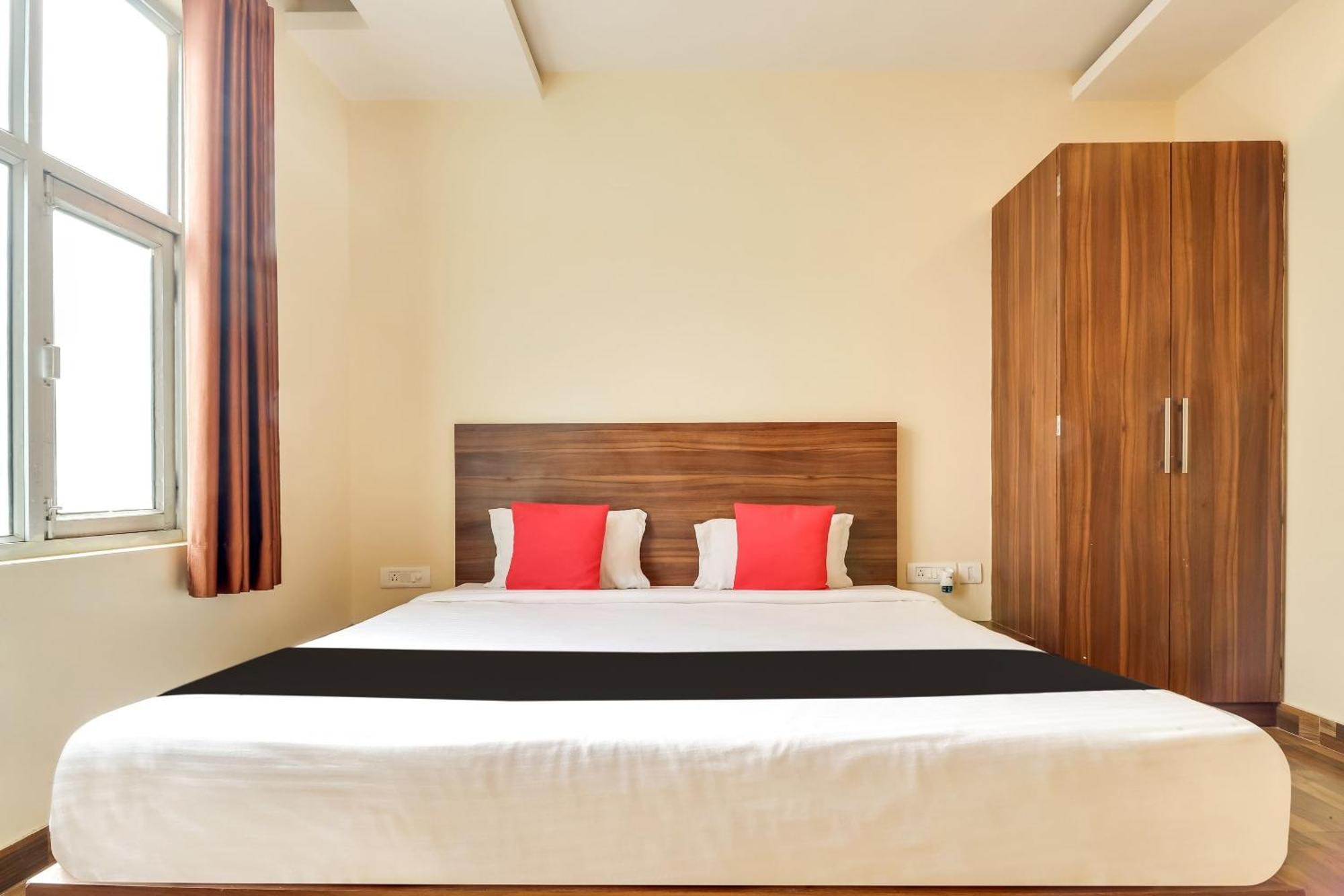 Super Capital O Seven Wonders Near Sahara Ganj Mall Hotel Lucknow