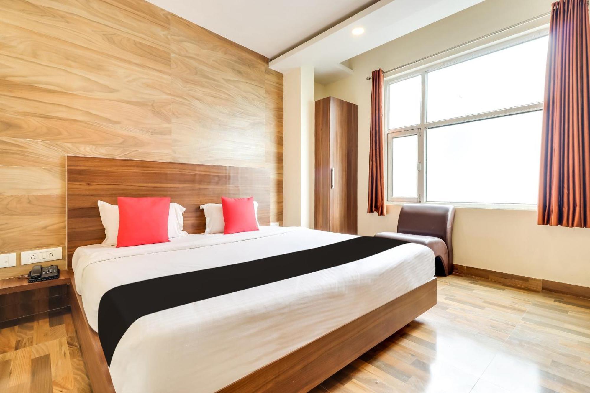 Super Capital O Seven Wonders Near Sahara Ganj Mall